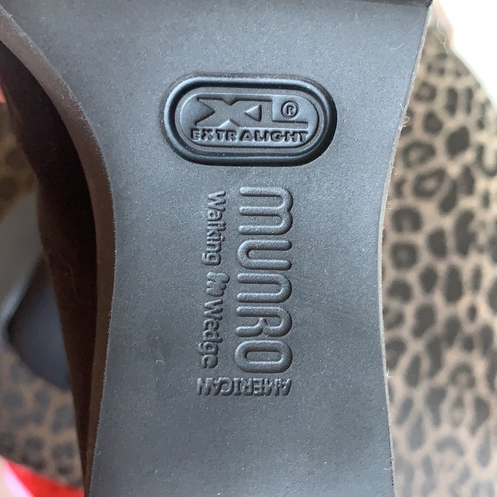 Munro American Walking Wedge - Picture 8 of 9